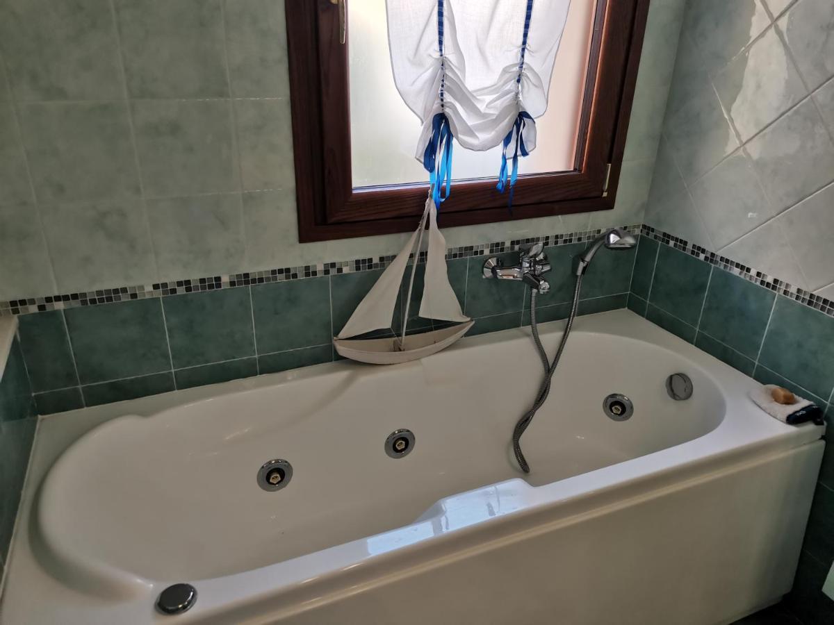 Il Tulipano Apartment Сан Бартоломео ал Маре Екстериор снимка